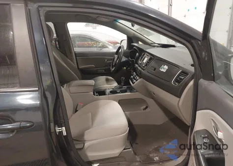 2015 Kia Sedona Lx z USA, uszkodzony, nr VIN KNDMB5C15F6031019